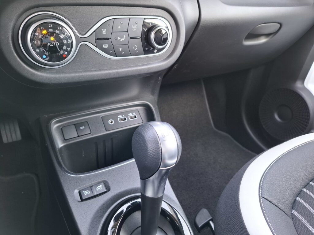 Renault Twingo Exposé-Bild 23
