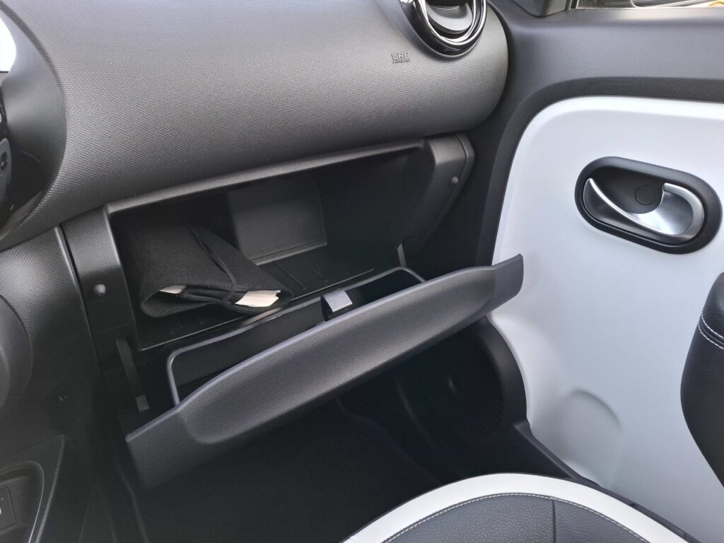 Renault Twingo Exposé-Bild 24