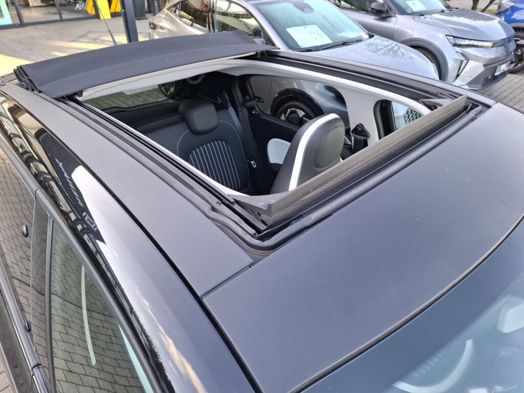 Renault Twingo Exposé-Bild 26