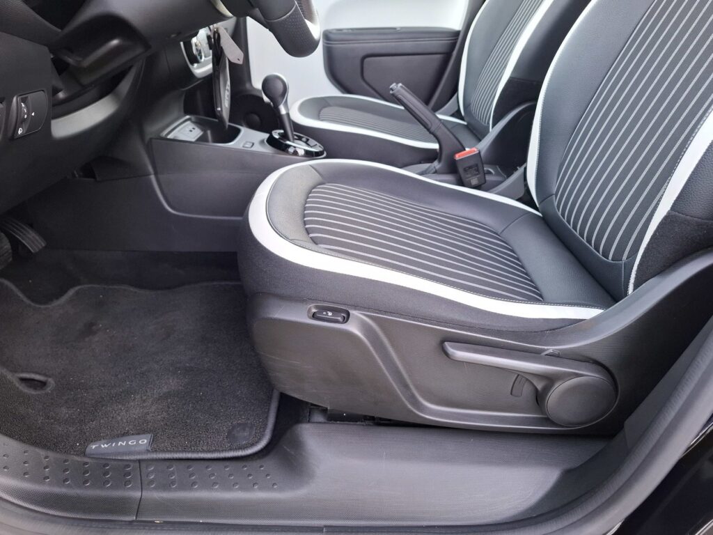 Renault Twingo Exposé-Bild 29