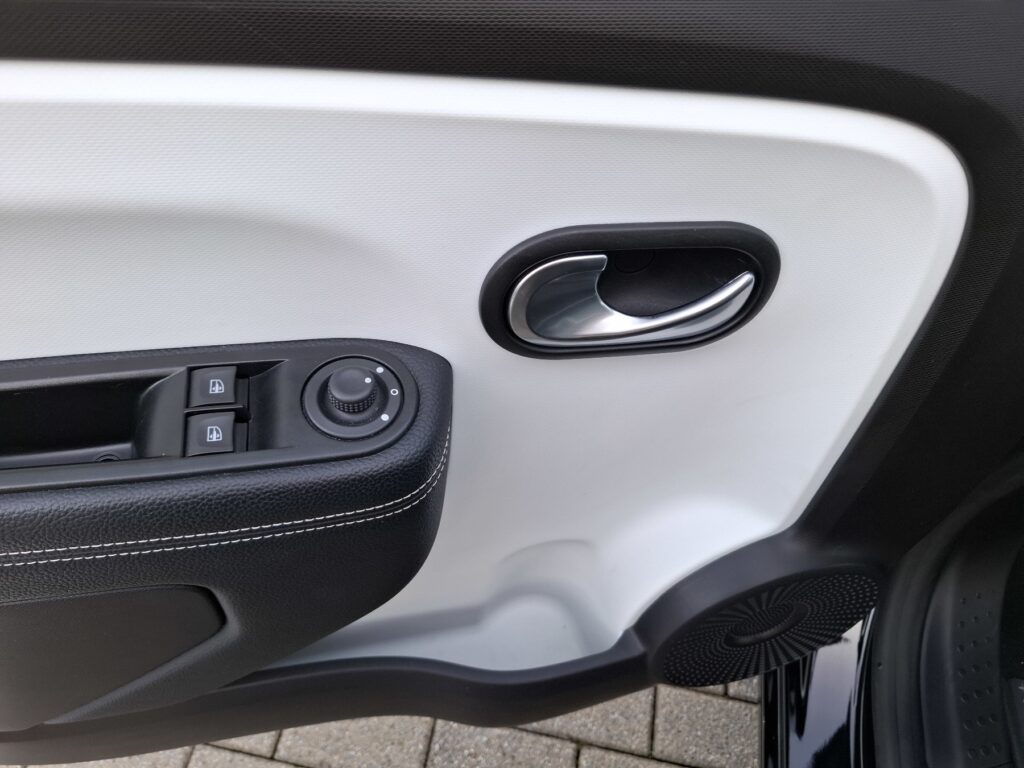 Renault Twingo Exposé-Bild 31