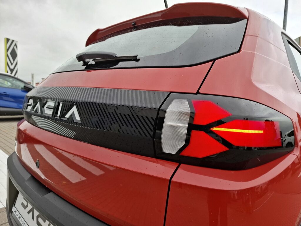 Dacia Spring Exposé-Bild 33