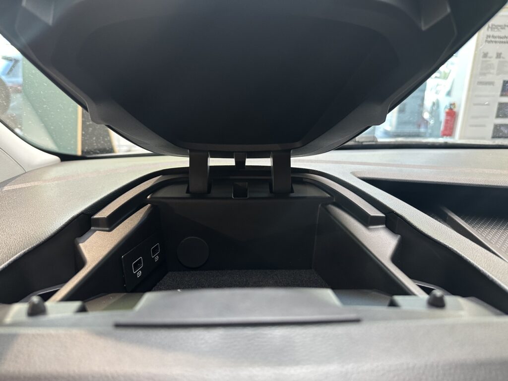 Renault Kangoo Exposé-Bild 50