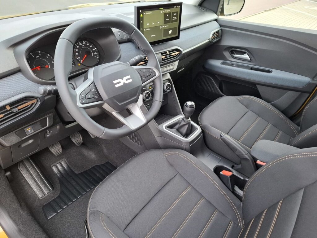 Dacia Sandero Exposé-Bild 17