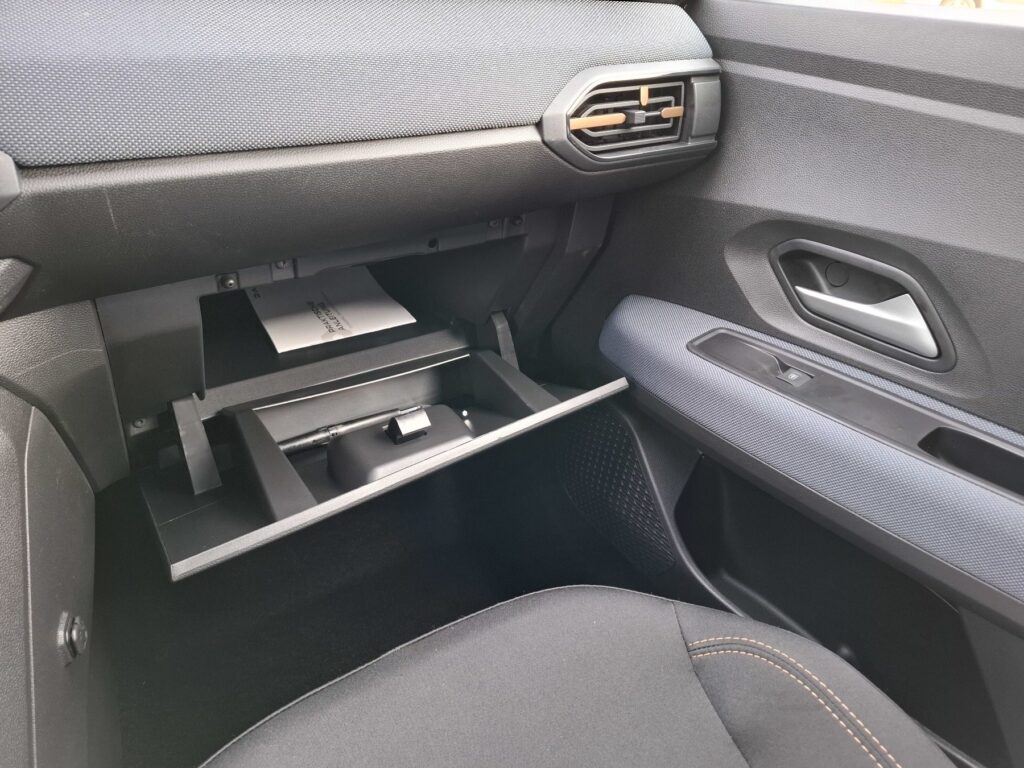 Dacia Sandero Exposé-Bild 26