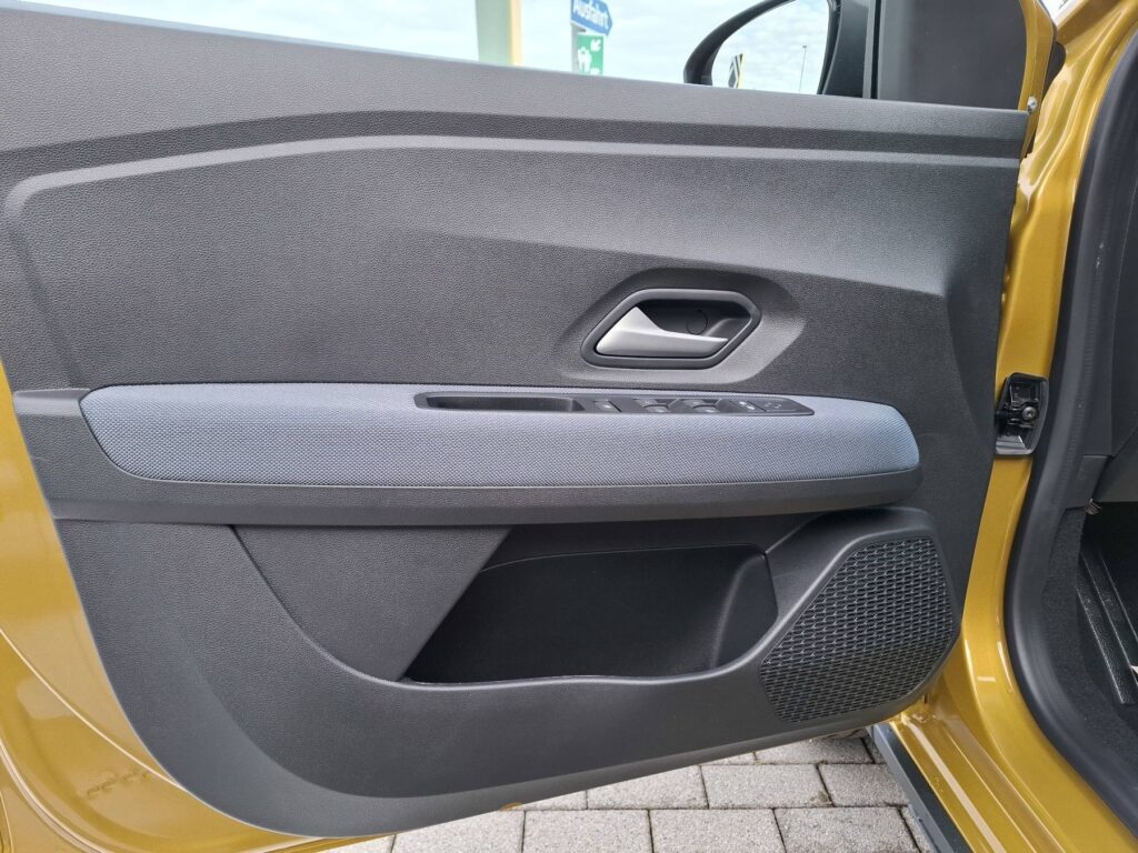 Dacia Sandero Exposé-Bild 30