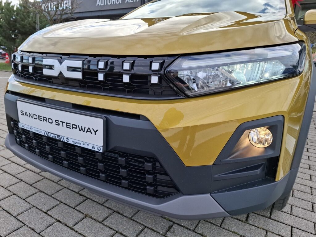 Dacia Sandero Exposé-Bild 40