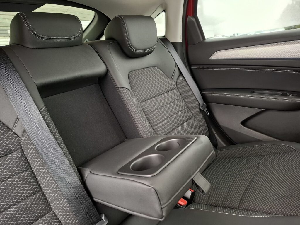 Renault Arkana Exposé-Bild 16