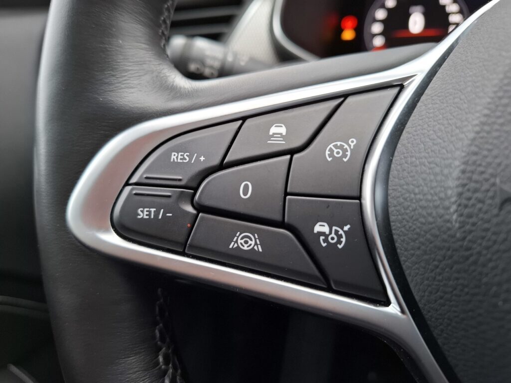 Renault Arkana Exposé-Bild 21