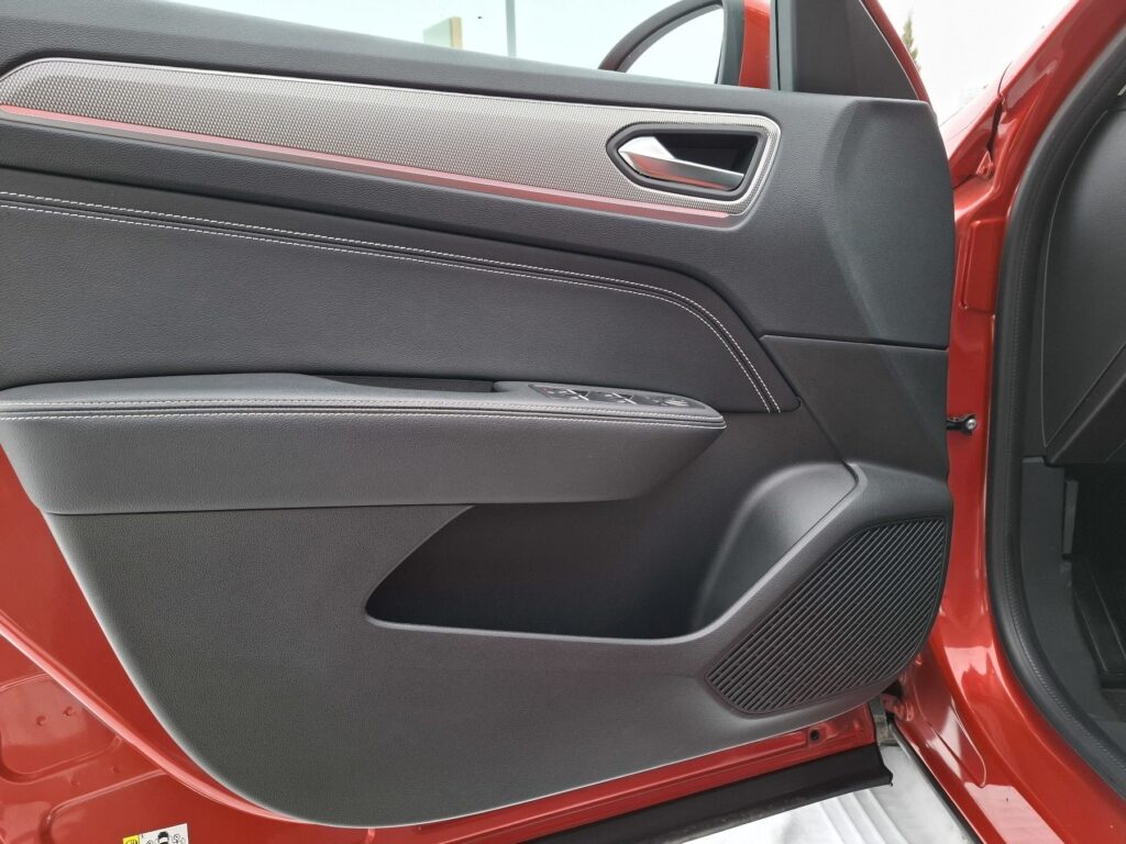 Renault Arkana Exposé-Bild 33