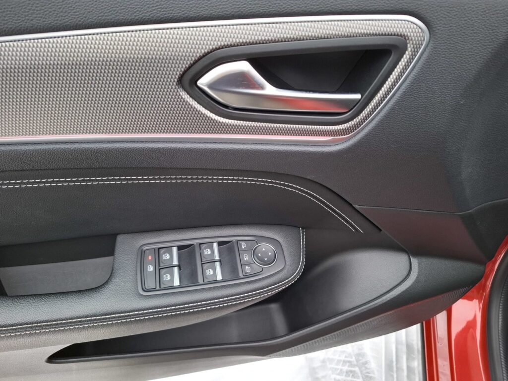 Renault Arkana Exposé-Bild 34