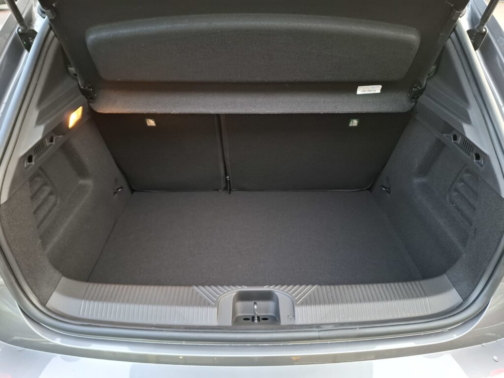 Renault Clio Exposé-Bild 10