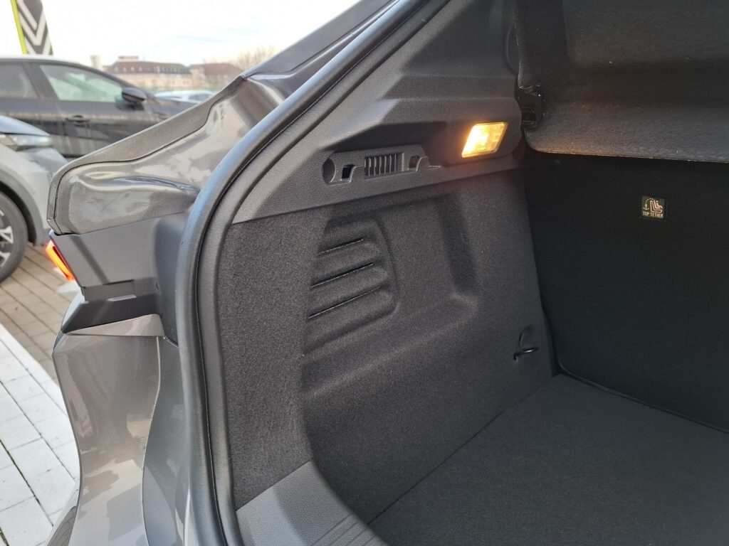 Renault Clio Exposé-Bild 12