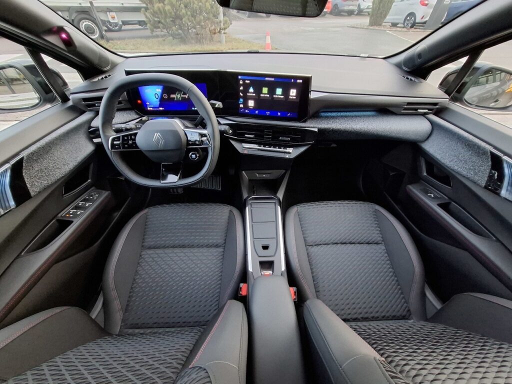 Renault Clio Exposé-Bild 17