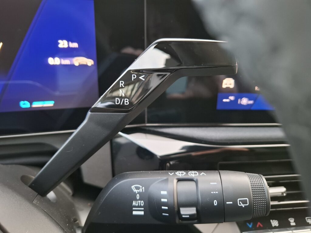 Renault Clio Exposé-Bild 23