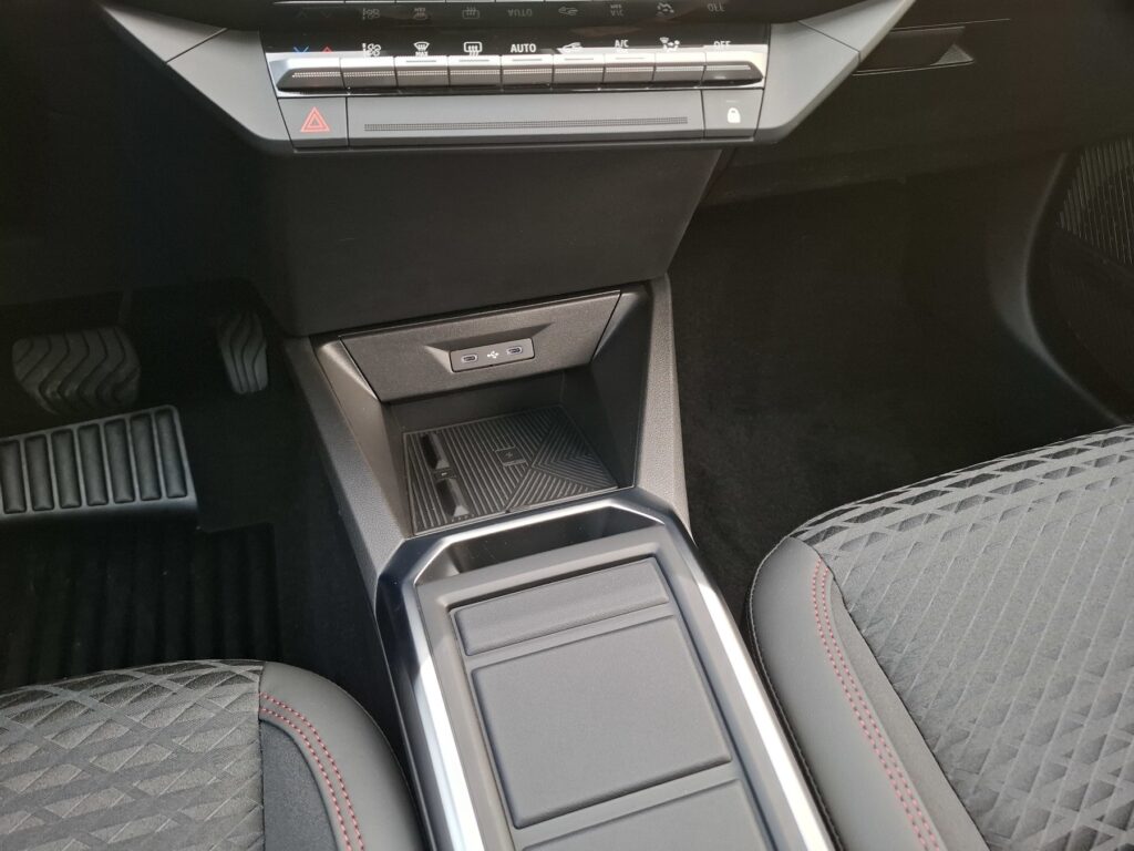 Renault Clio Exposé-Bild 27