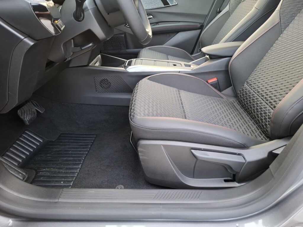 Renault Clio Exposé-Bild 33