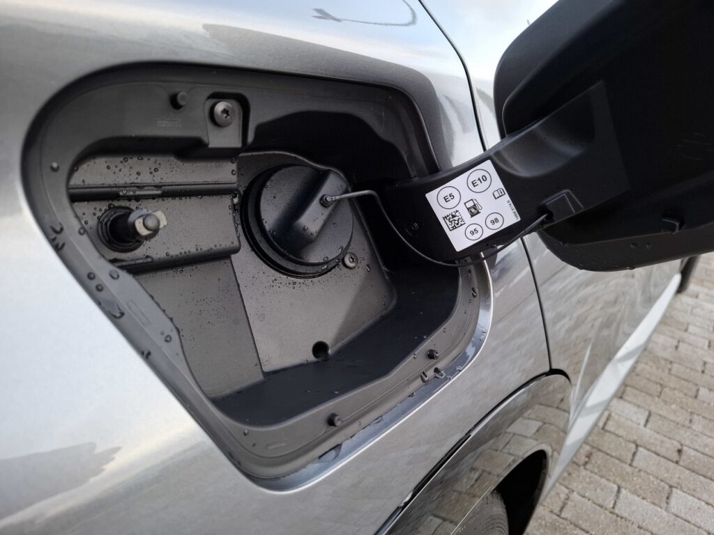 Renault Clio Exposé-Bild 39