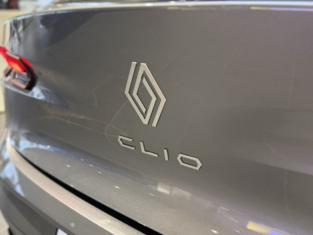 Renault Clio Exposé-Bild 46