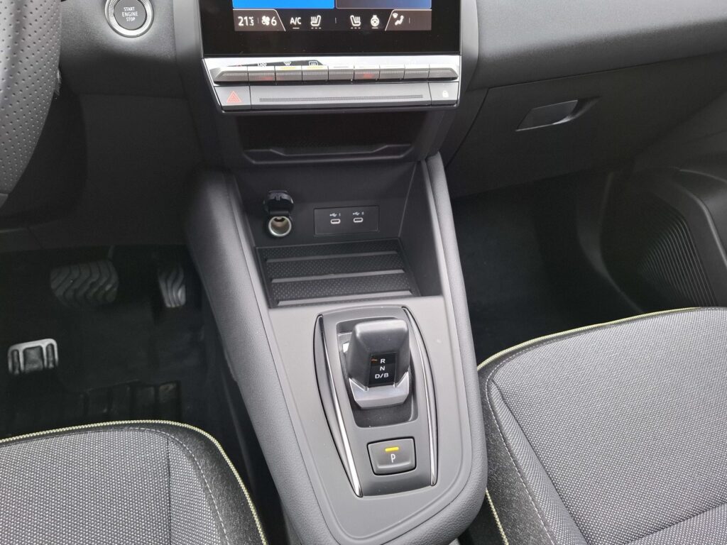 Renault Captur Exposé-Bild 26