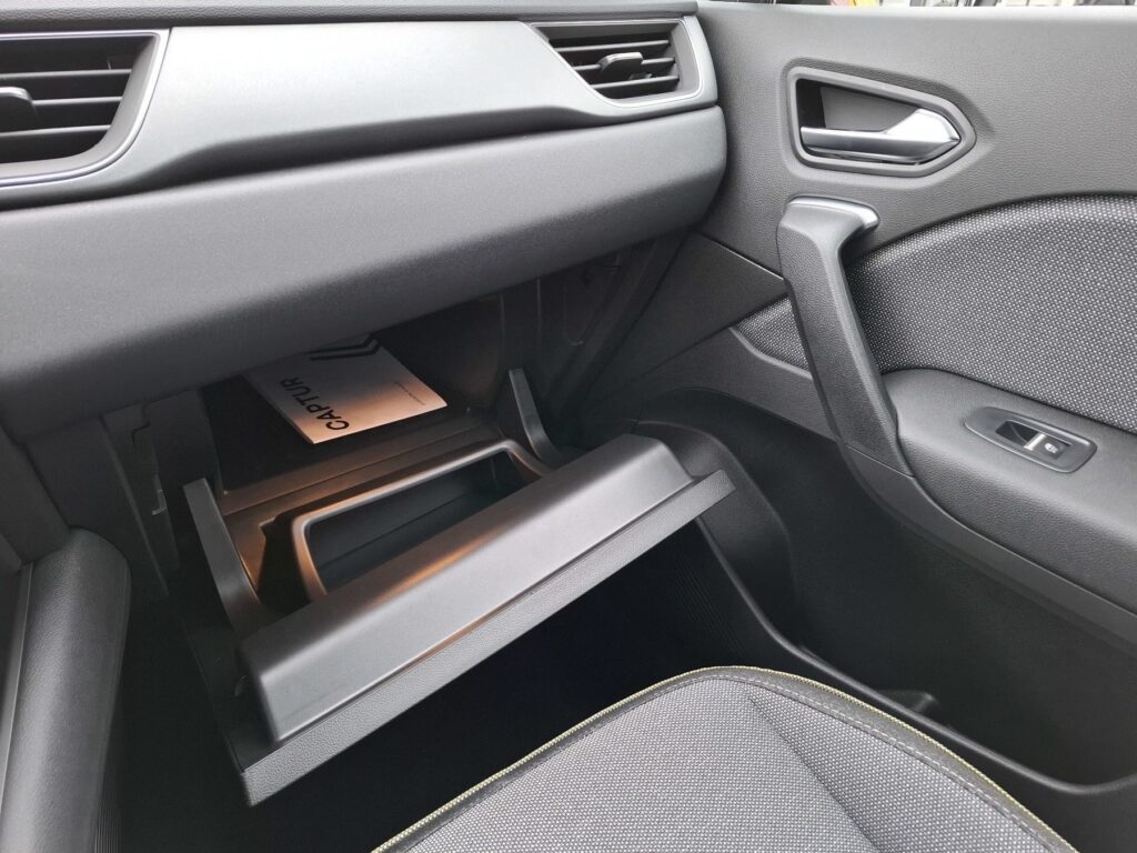 Renault Captur Exposé-Bild 28