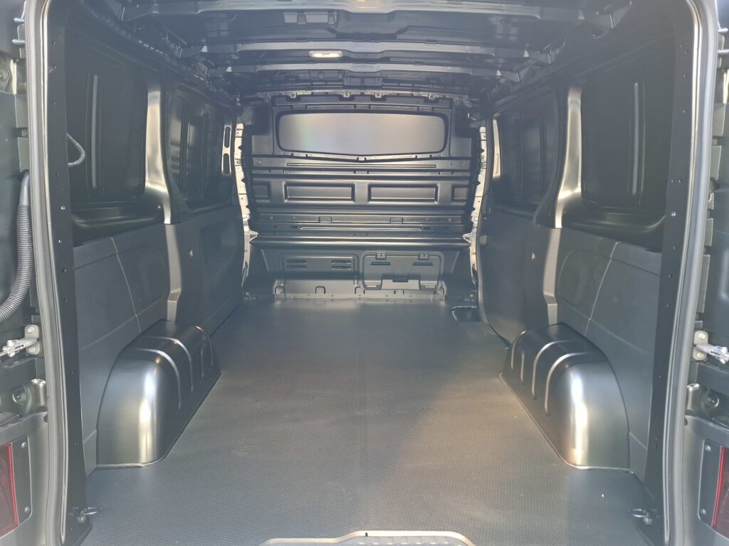 Renault Trafic Exposé-Bild 11