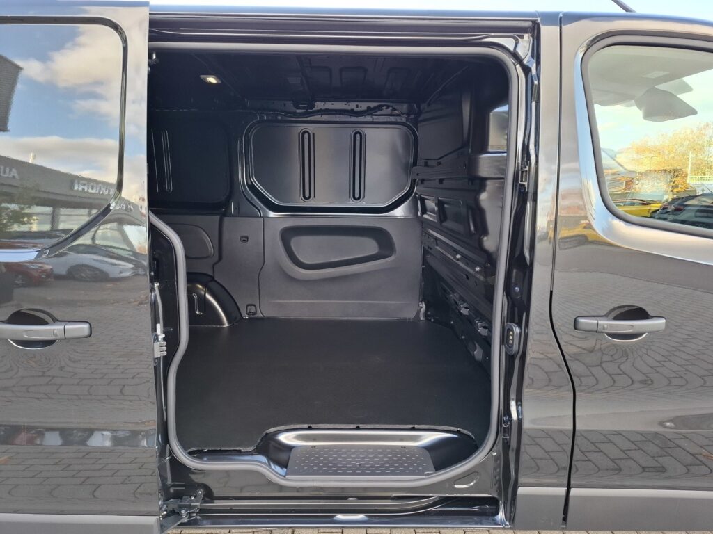 Renault Trafic Exposé-Bild 12