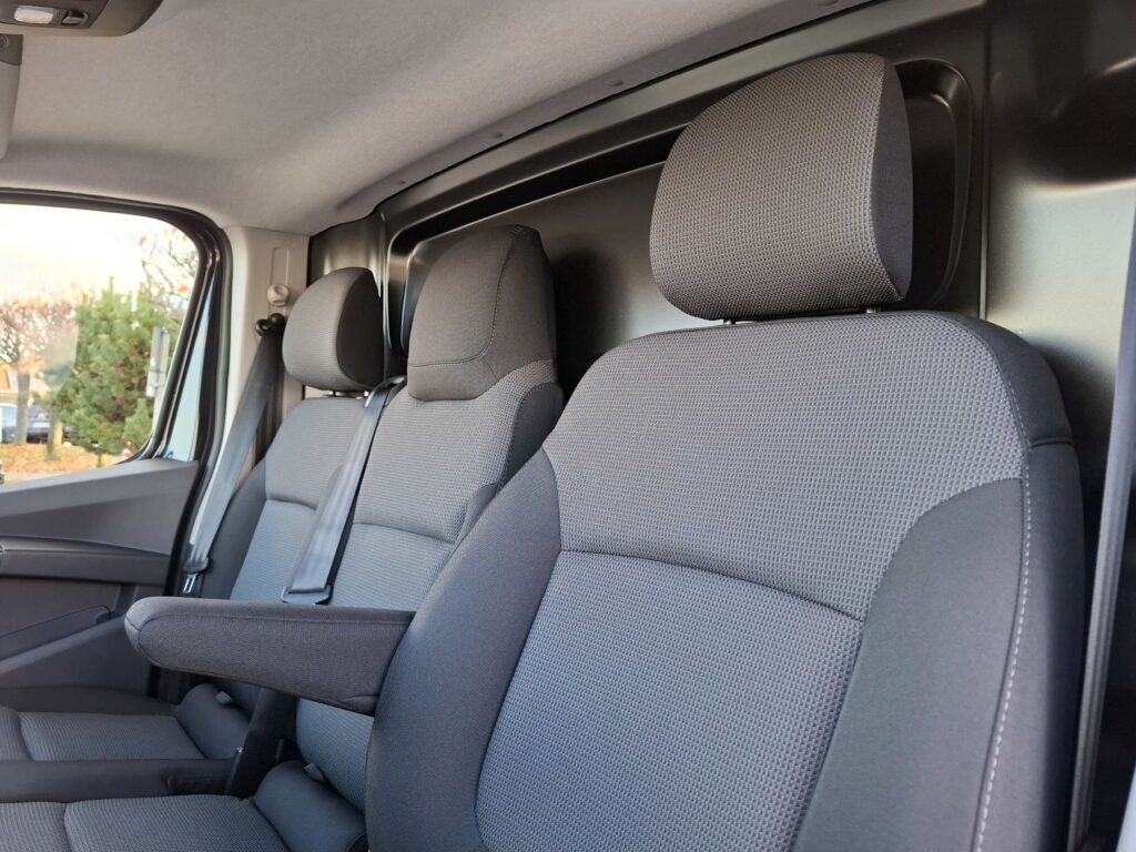 Renault Trafic Exposé-Bild 28