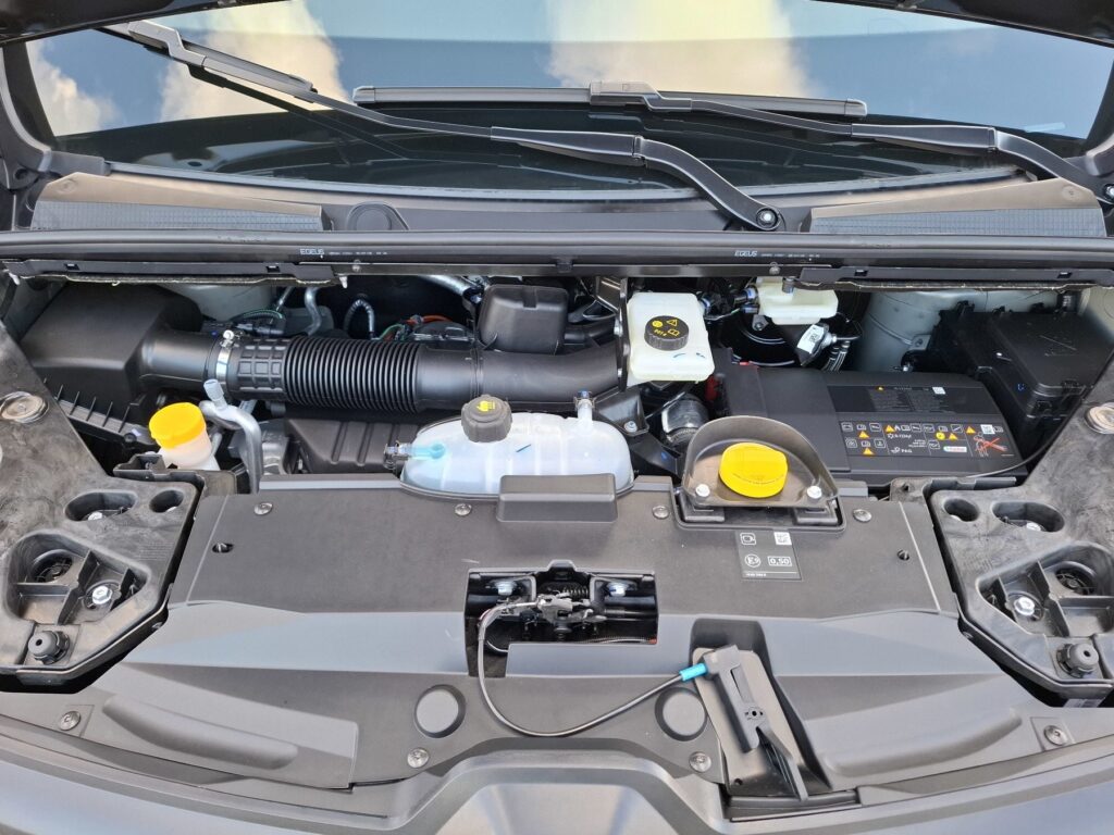 Renault Trafic Exposé-Bild 33