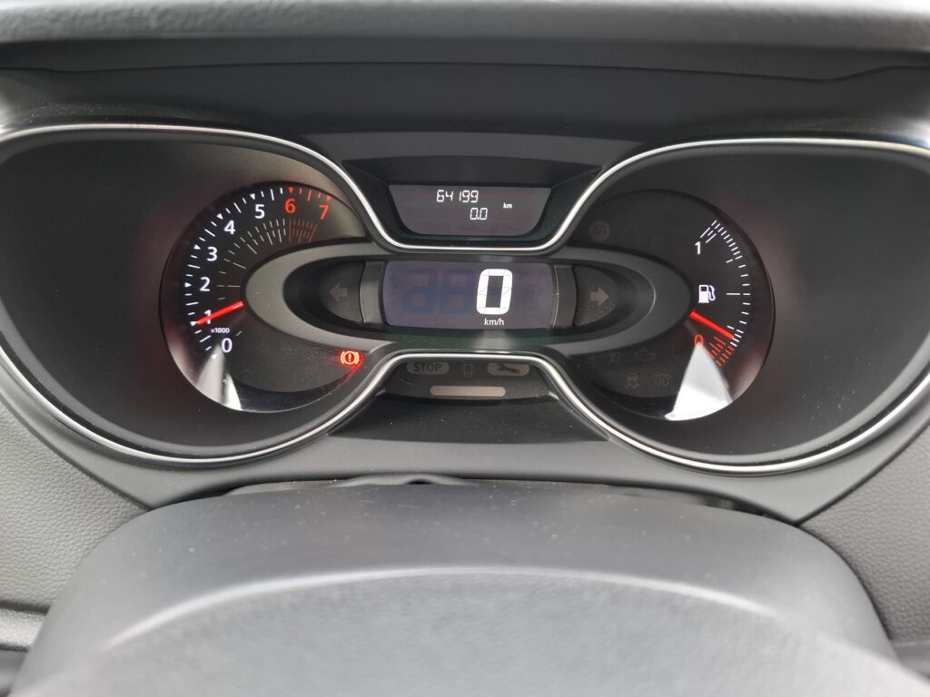 Renault Captur Exposé-Bild 23