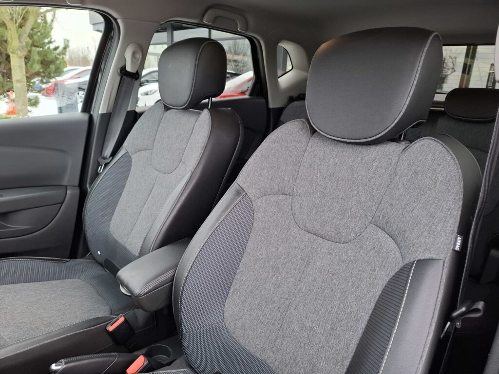 Renault Captur Exposé-Bild 29