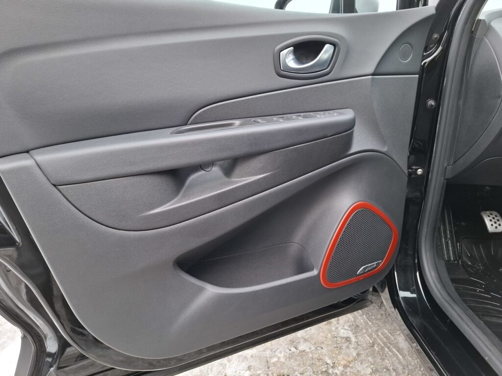 Renault Captur Exposé-Bild 31