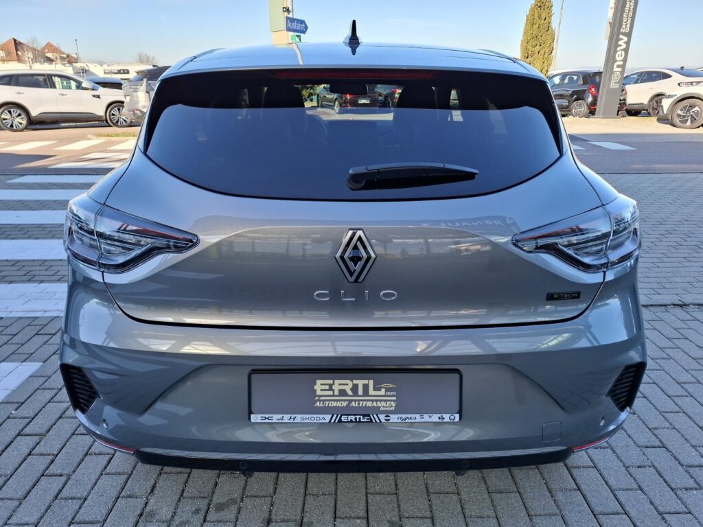 Renault Clio Exposé-Bild 8