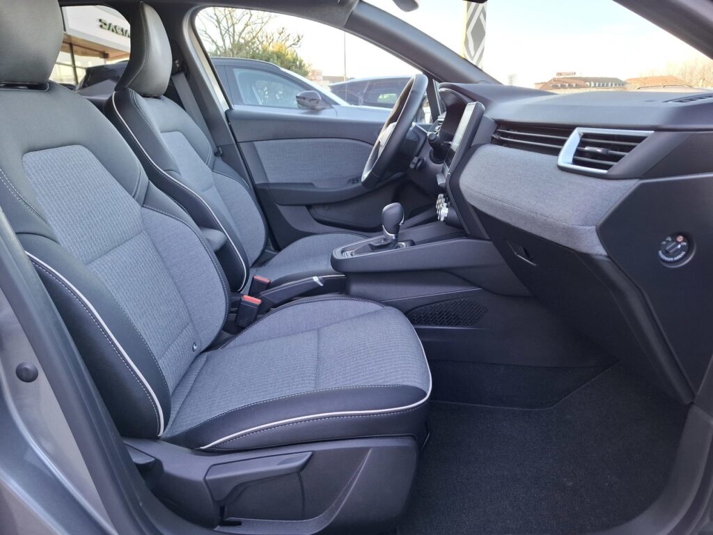 Renault Clio Exposé-Bild 13