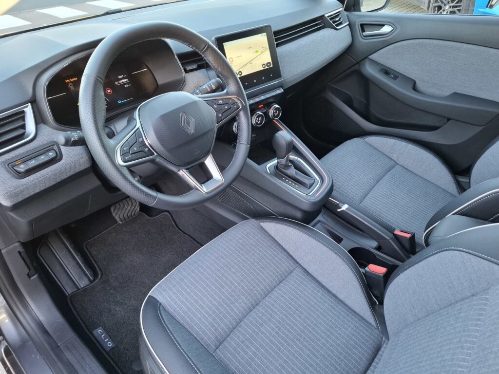 Renault Clio Exposé-Bild 17