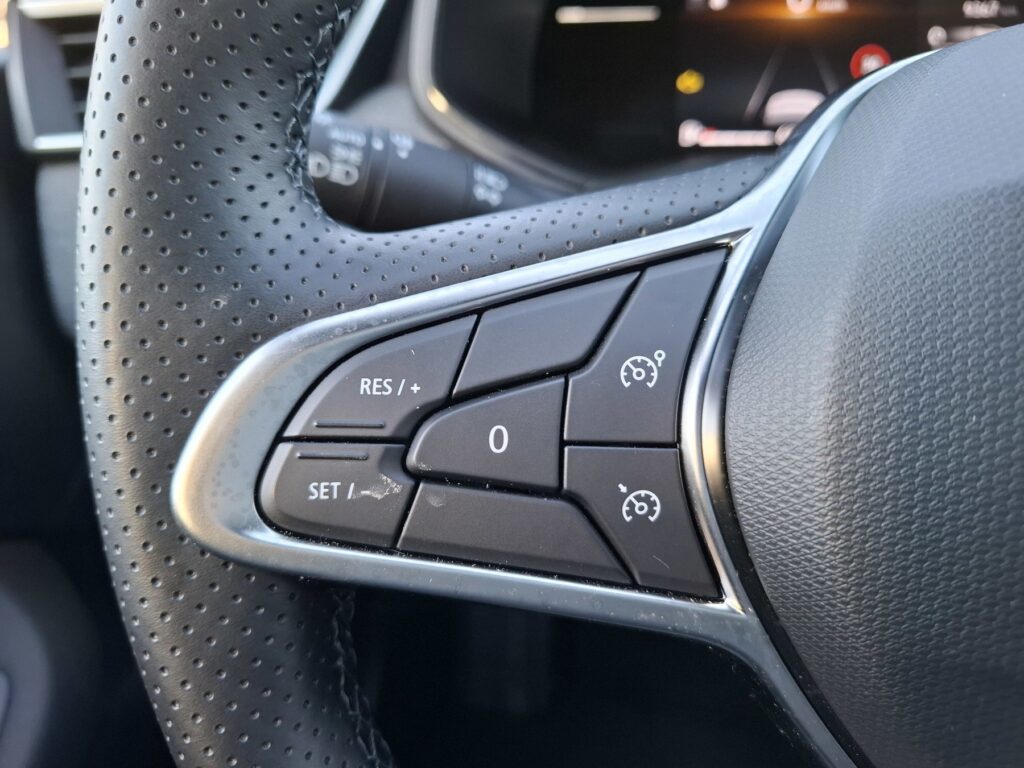 Renault Clio Exposé-Bild 19