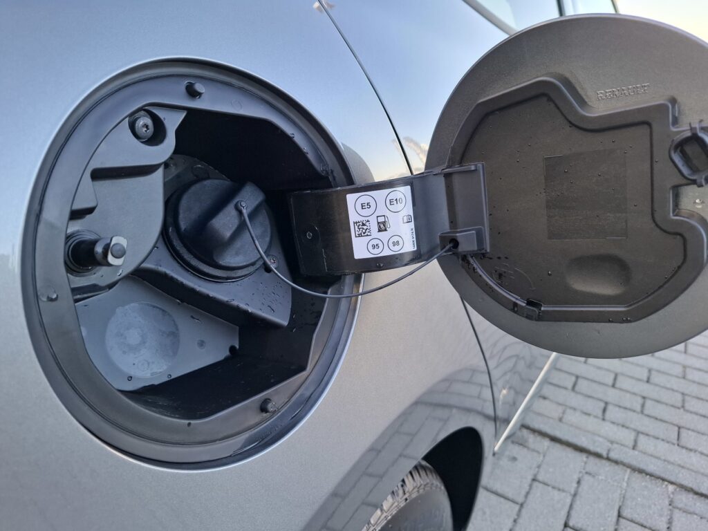 Renault Clio Exposé-Bild 36