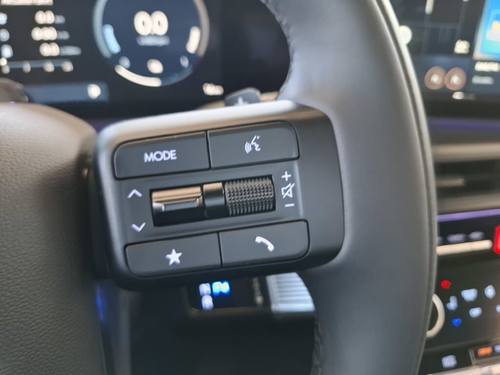 HYUNDAI SANTA FE Exposé-Bild 24