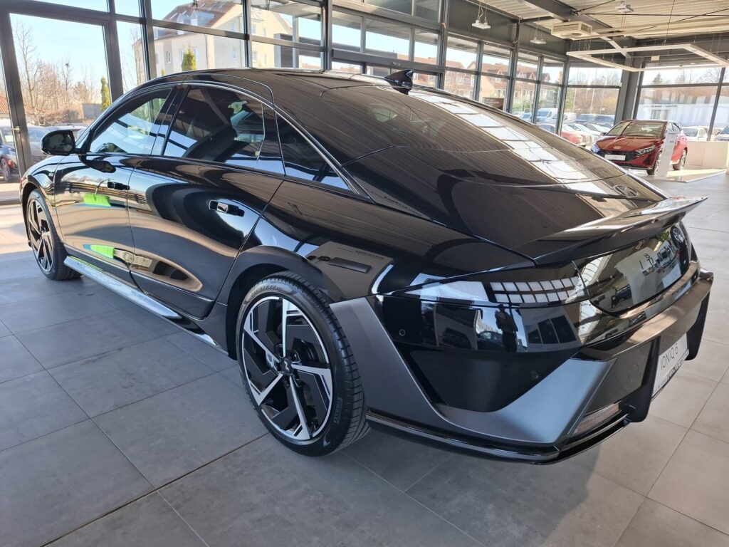 HYUNDAI IONIQ 6 Exposé-Bild 6