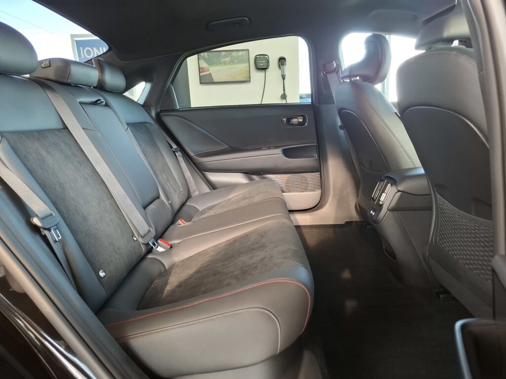 HYUNDAI IONIQ 6 Exposé-Bild 13
