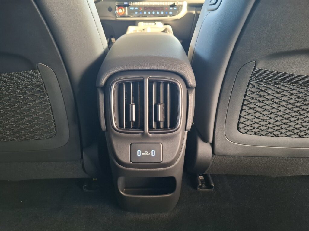 HYUNDAI IONIQ 6 Exposé-Bild 14