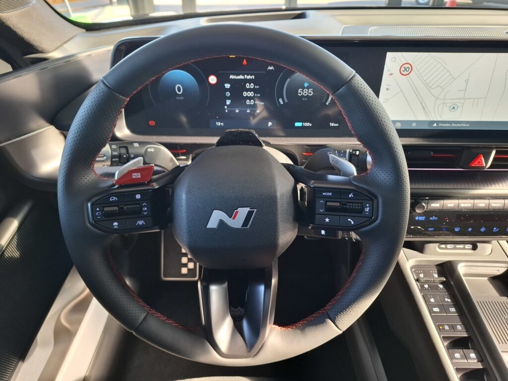 HYUNDAI IONIQ 6 Exposé-Bild 19