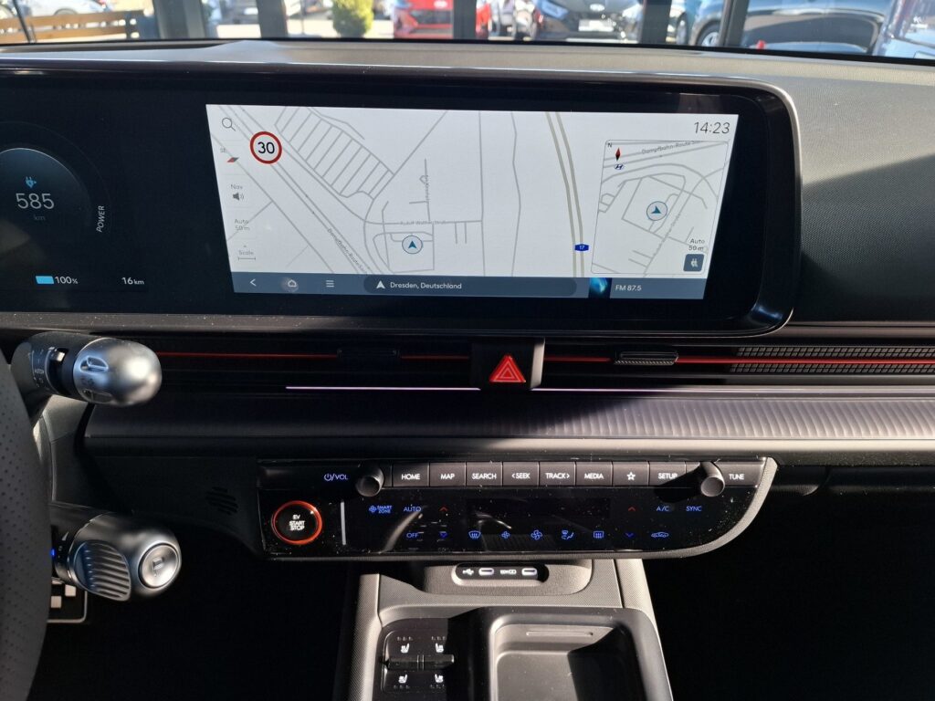 HYUNDAI IONIQ 6 Exposé-Bild 23