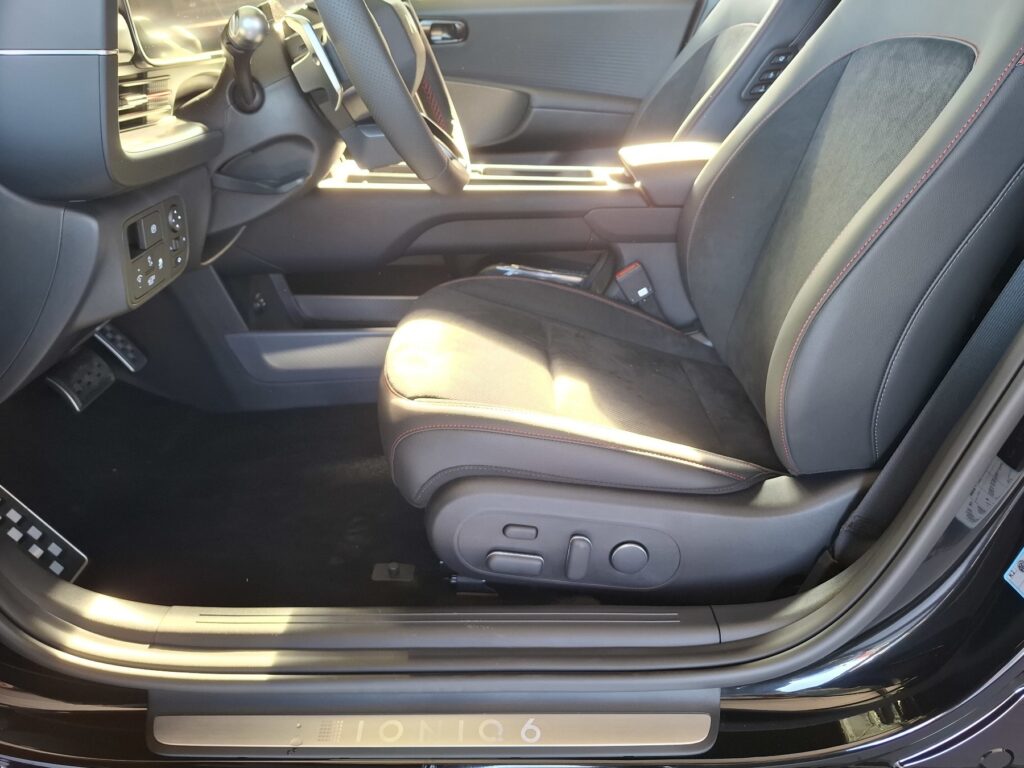 HYUNDAI IONIQ 6 Exposé-Bild 36