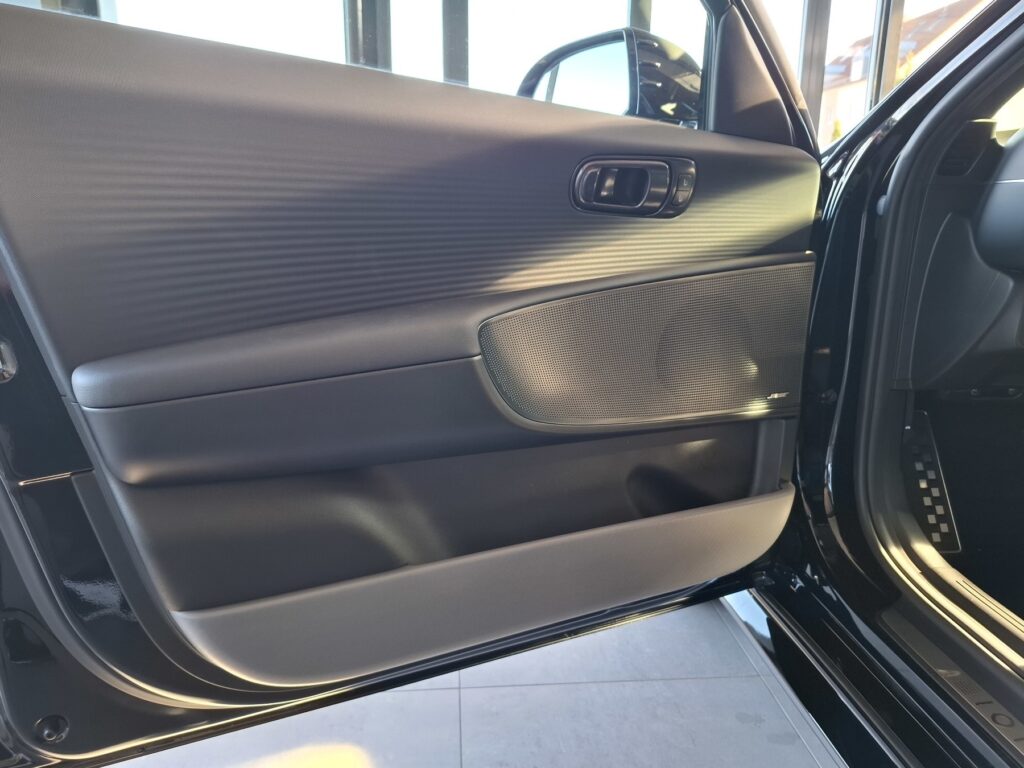 HYUNDAI IONIQ 6 Exposé-Bild 37