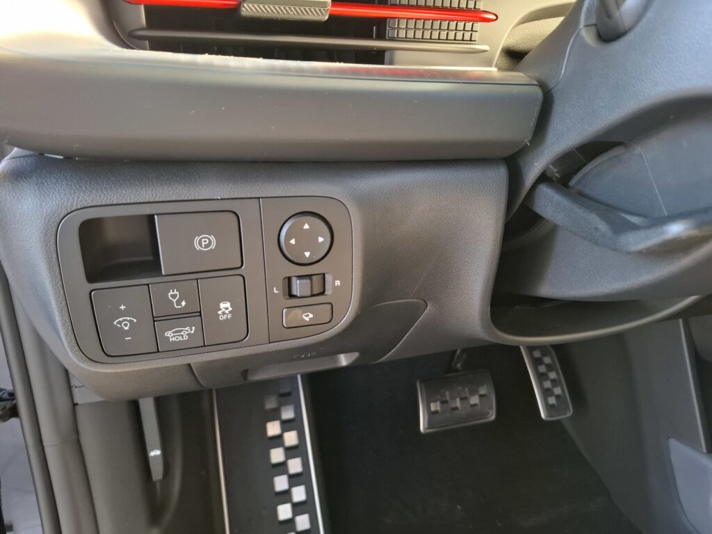 HYUNDAI IONIQ 6 Exposé-Bild 39