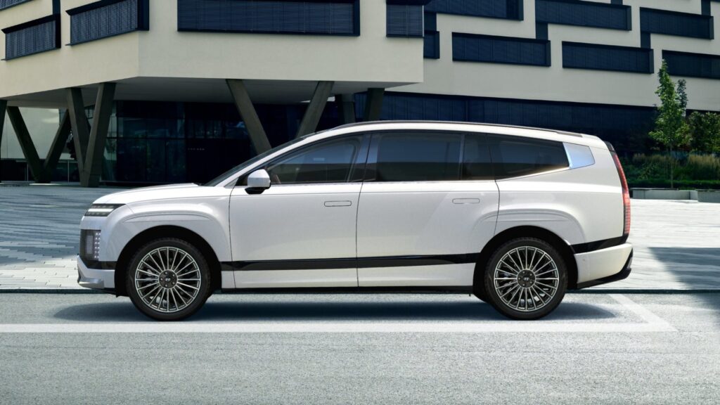 HYUNDAI IONIQ 9 Exposé-Bild 2