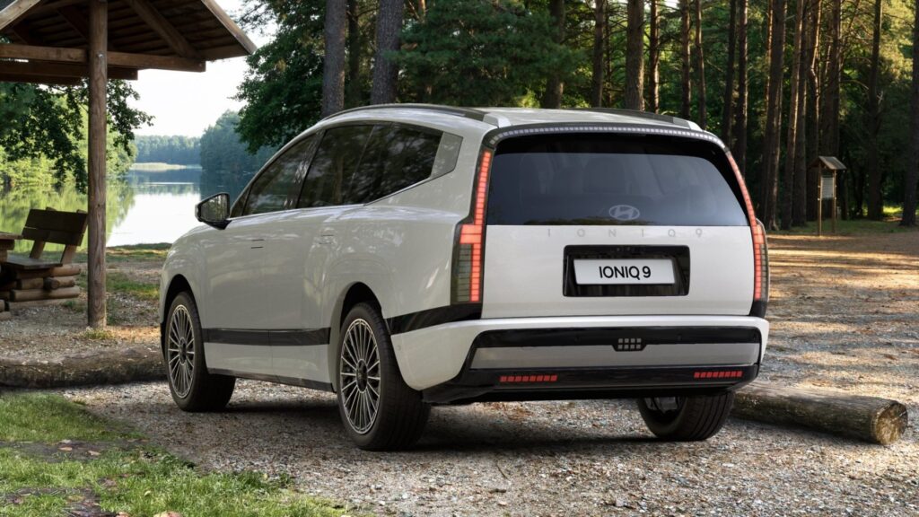 HYUNDAI IONIQ 9 Exposé-Bild 3