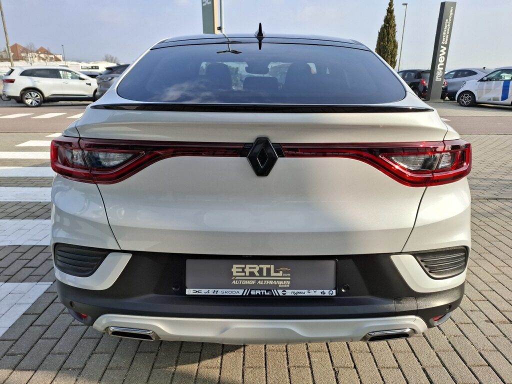 Renault Arkana Exposé-Bild 8