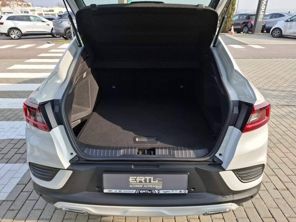 Renault Arkana Exposé-Bild 9